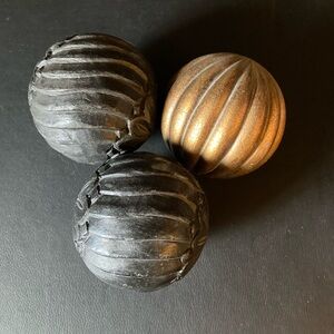 Black and Gold Decorative Orbs